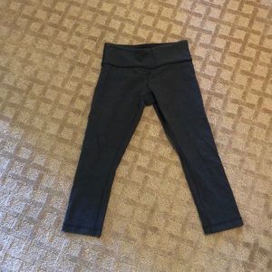 Gray cropped Lululemon leggings